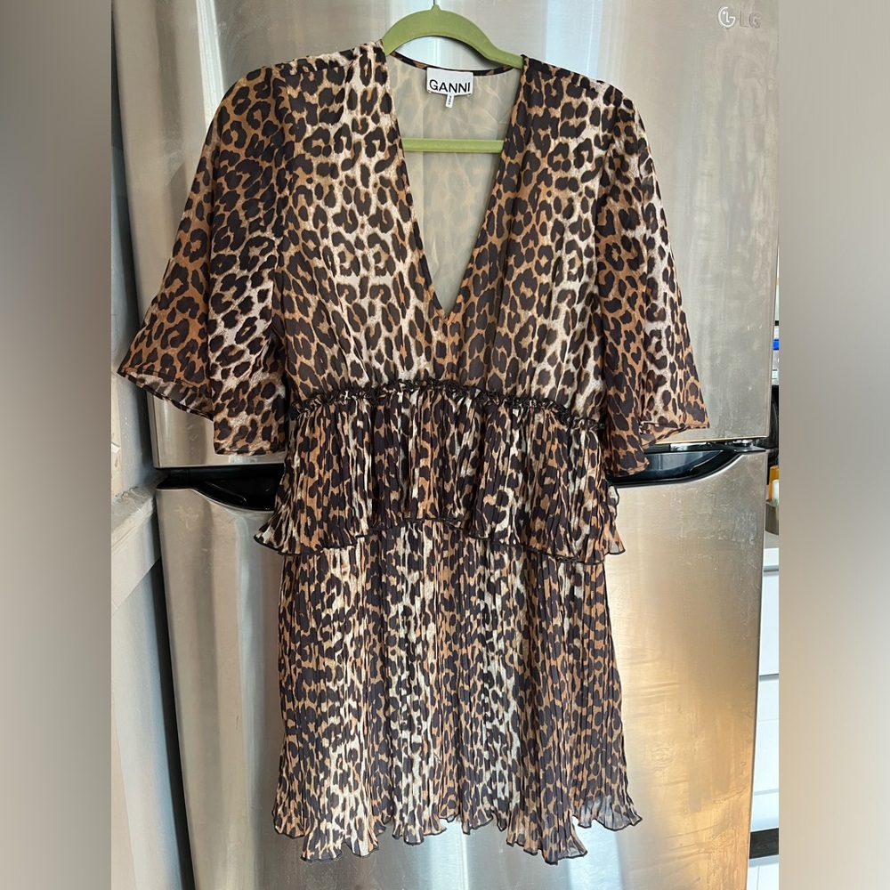 GANNI LEOPARD FLOUNCE PLEATED MINI DRESS